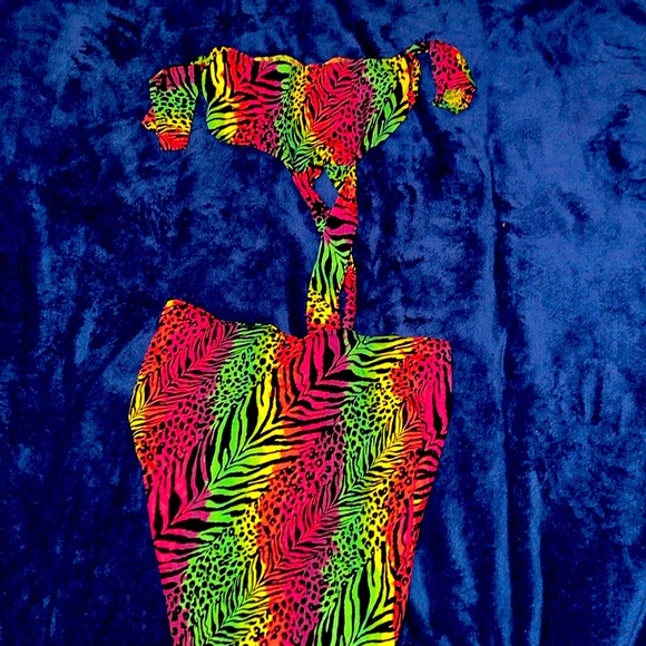 Dresses - Picture 2 of 5